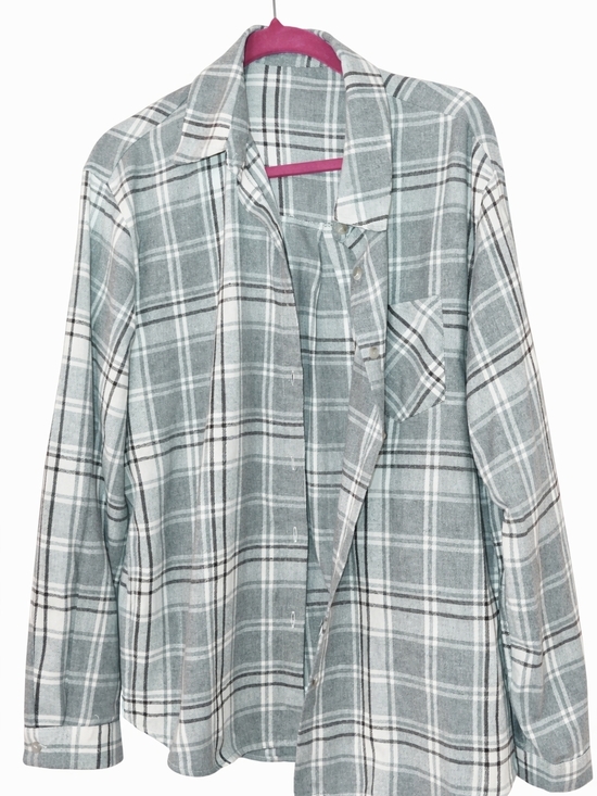 Tops - Gray and White Plaid Button-Up Shirt